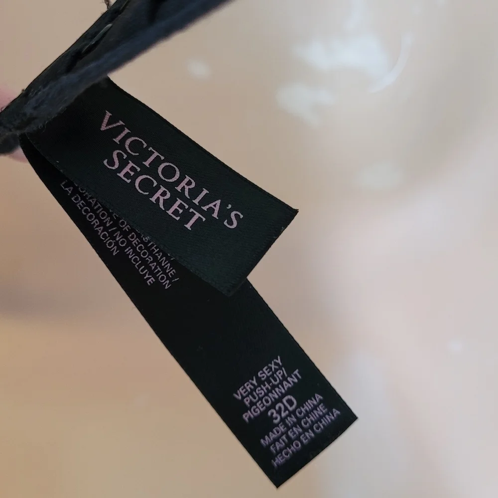 Victoria's Secret Very Sexy Push Up Bra Black Beige Lace Size Women's 32D